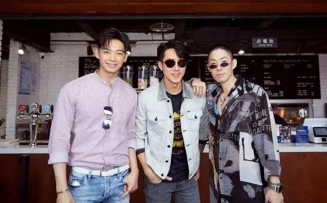 昔日的天团飞轮海,如今已经成了东亚炒房曲线致富了 第12张插图 昔日的天团飞轮海,如今已经成了东亚炒房曲线致富了 第12张插图