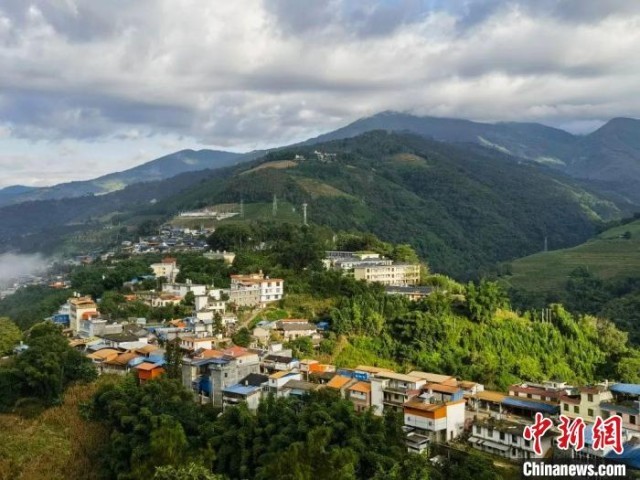 【榜样力量】云南芒市：三代邮递员坚守56年 在中缅边境走出“幸福邮路” 第3张插图